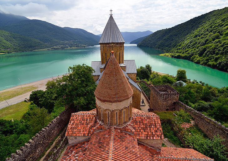 Stunning views of the Ananuri Fortress, which is situated on the shores of the Zhinvali Reservoir.